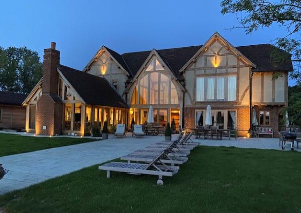 Topworks Bespoke Joinery Ltd