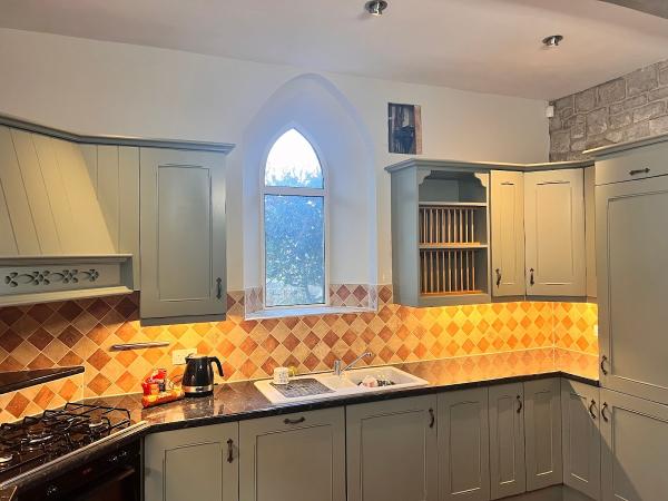 Mark Rumsey Painting & Decorating and Kitchen Spraying