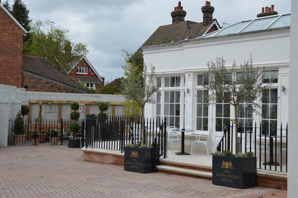 Colin Ladd Associates