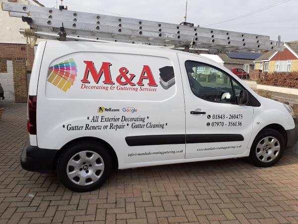 M & A Decorating & Guttering Services