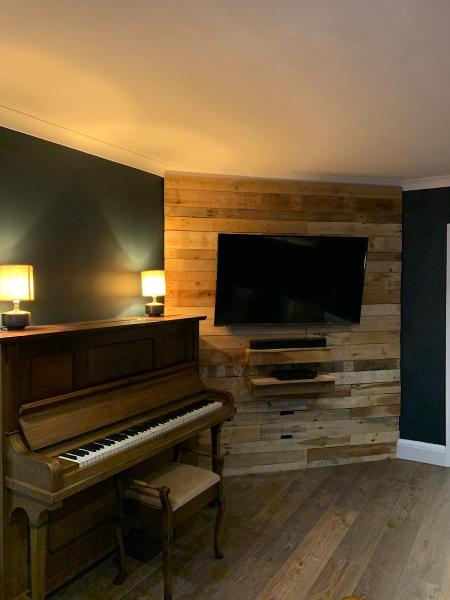 Robert Harper Decorators