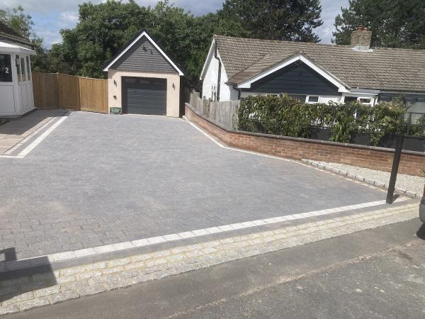 Deluna Driveways Ltd