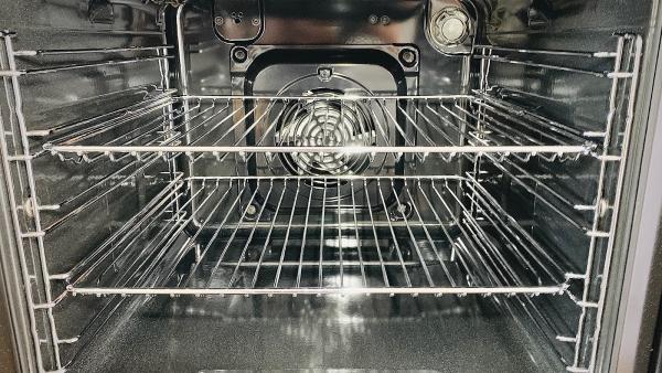 JWS Cleaning Solutions-Bradford and Bingley Oven Cleaning