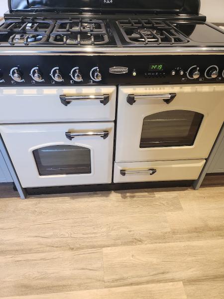 JWS Cleaning Solutions-Bradford and Bingley Oven Cleaning