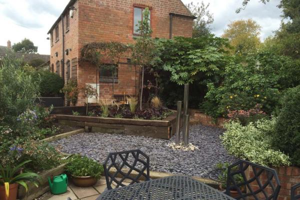 E M Garden Design