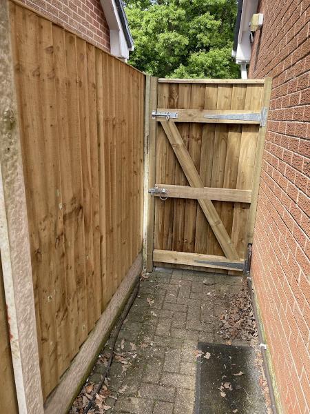 Chestnut Fencing & Paving