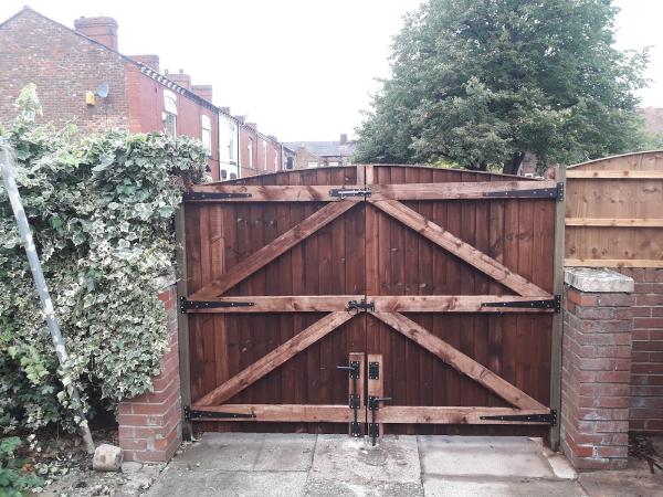 Chadderton Fencing Services & Gates