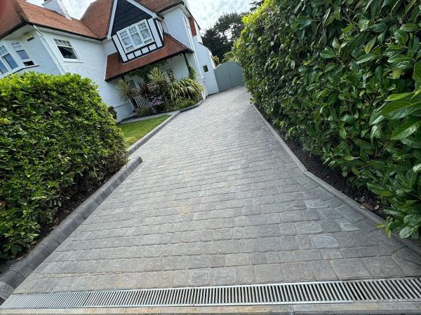 T.C Lowes Building & Paving