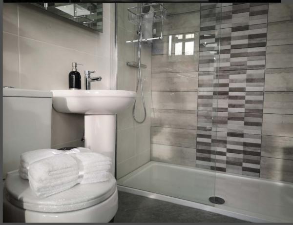 Makerfield Bathrooms