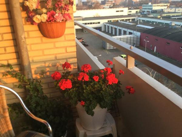 Furniture Spray Painting in London