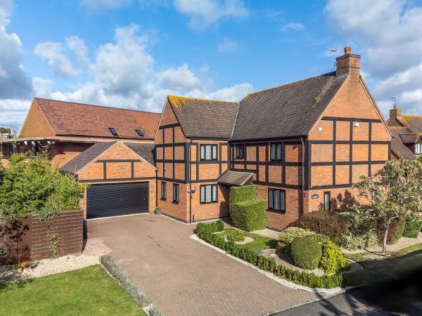 RDR Dassaur Estate Agents