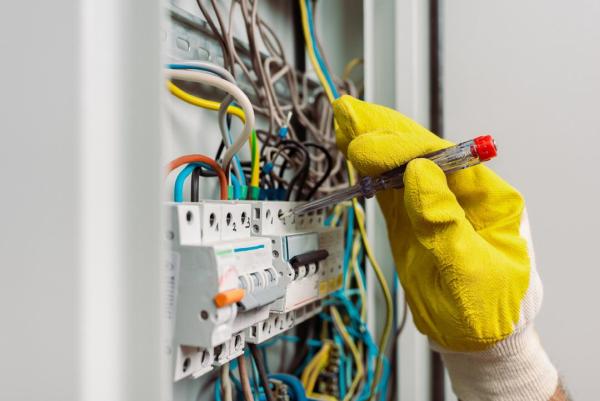 Live Line Electrical Services