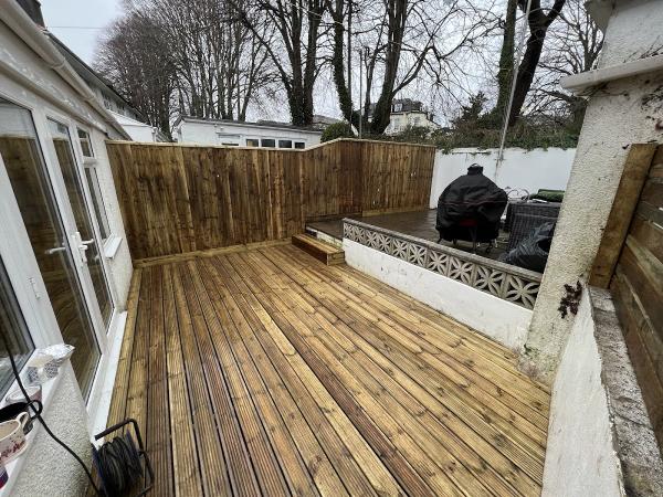 Absolute Fencing & Decking