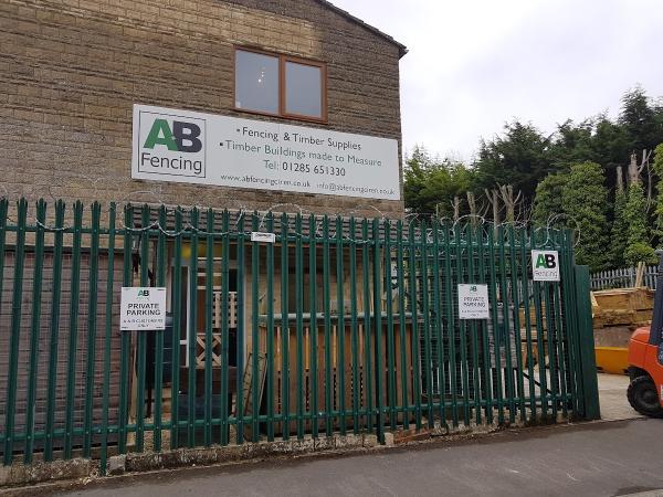 A & B Fencing