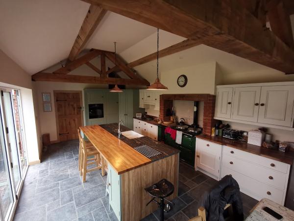 Bespoke Kitchen Workshop/Kitchen Fitting