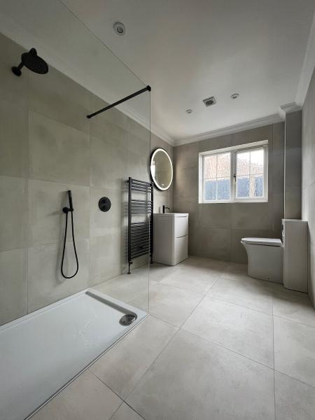 Lux Builders & Bathroom Specialists