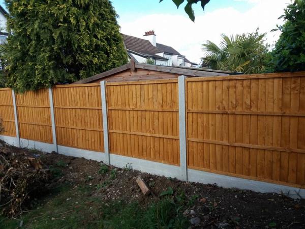 P.L Fencing & Landscaping