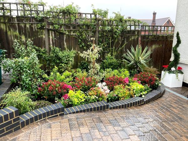 Eden Gardens Design and Maintain