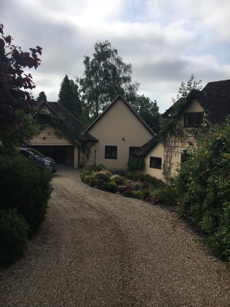 B&T Building Services Ltd