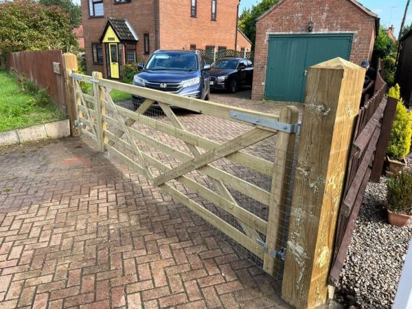 Heritage Fencing & Landscaping