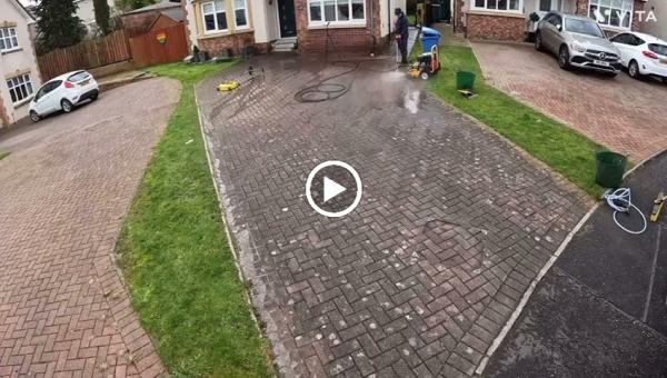 AK Driveway & Gutter Cleaning