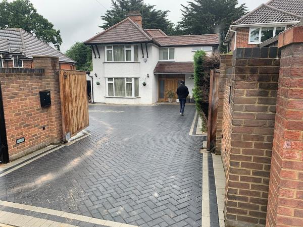 Britannia Paving