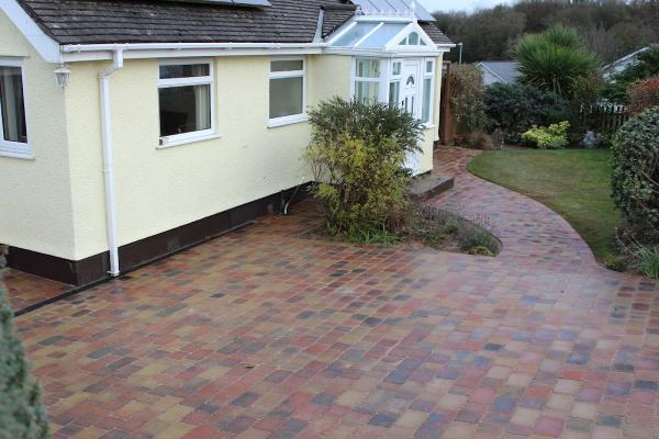 Menai Paving and Building