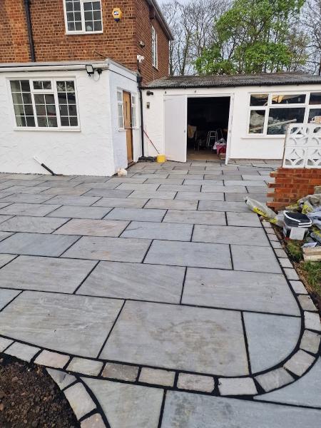 THE Surrey Landscaping Company LTD