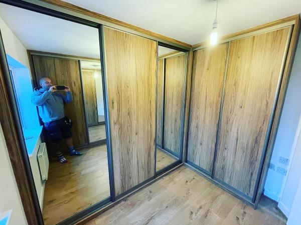 Debsky Bespoke Wardrobes