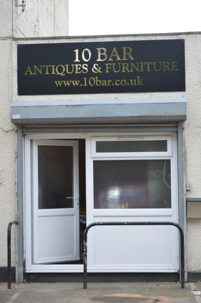 10bar Antiques and Furniture