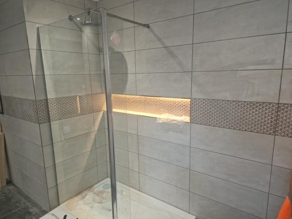 Cutting Edge Tiling